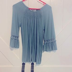 *Like New* adorable long sleeve flow top